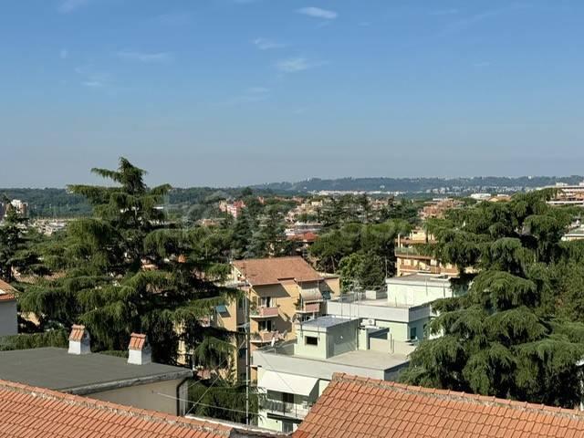 Trilocale in vendita a Roma via Ottorino Gentiloni, Nuovo Salario