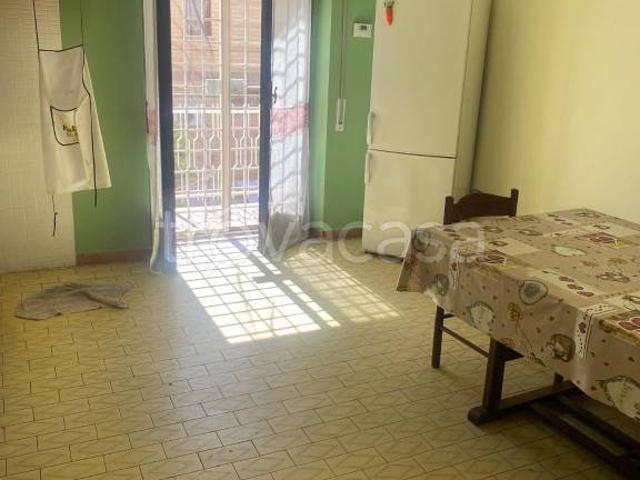 Trilocale in vendita a Roma via Oliveri, 155, Rocca Cencia