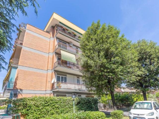 Trilocale in vendita a Roma via Aurelio Mistruzzi, 41, Giardinetti