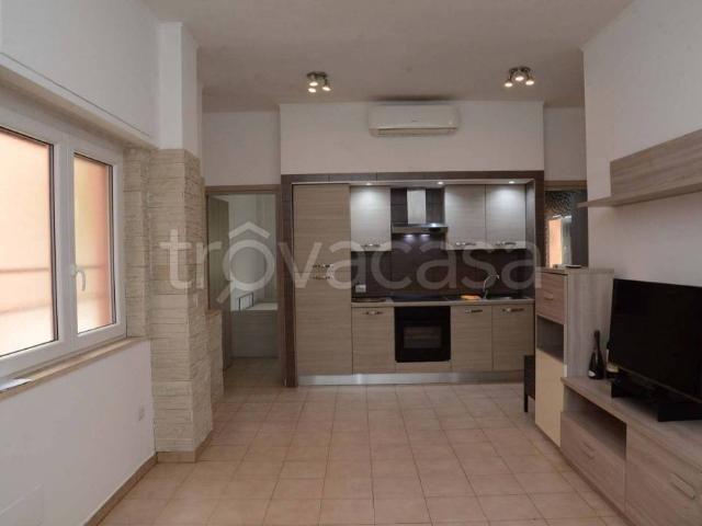 Trilocale in vendita a Roma via Alberto Mancini, Portuense