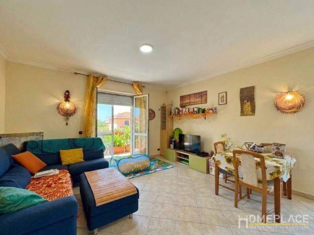 Trilocale in vendita a Roma via Alimena, 25, Fontana Candida