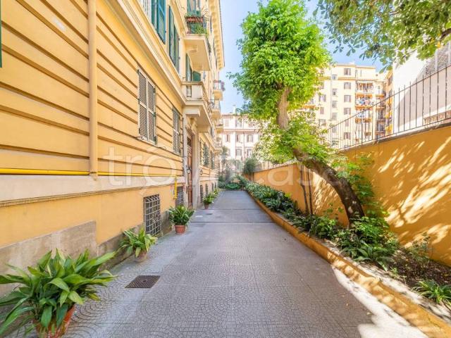 Trilocale in vendita a Roma via Altino, 16, Re di Roma