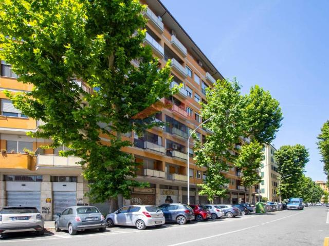 Trilocale in vendita a Roma via Antonio Baldissera, Casal Bertone