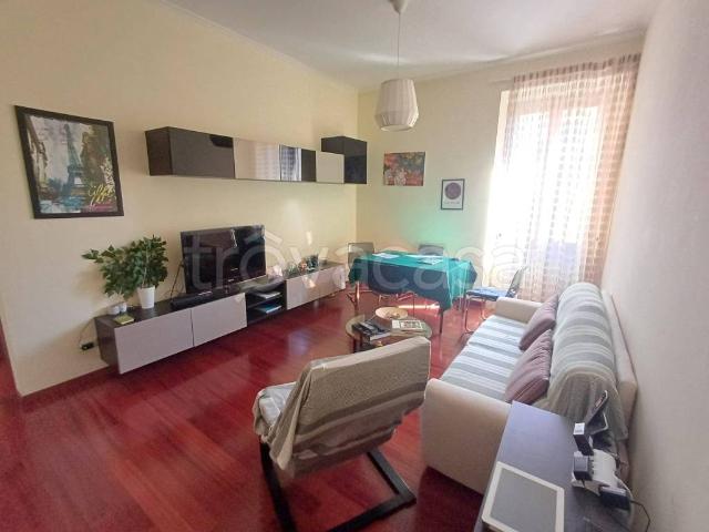 Trilocale in vendita a Roma via Ardea, 19, Re di Roma