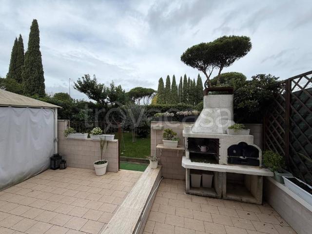 Trilocale in vendita a Roma via Busto Arsizio, 15, Labaro