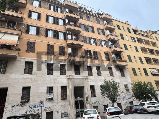 Trilocale in vendita a Roma via Camilla, 7, Furio Camillo