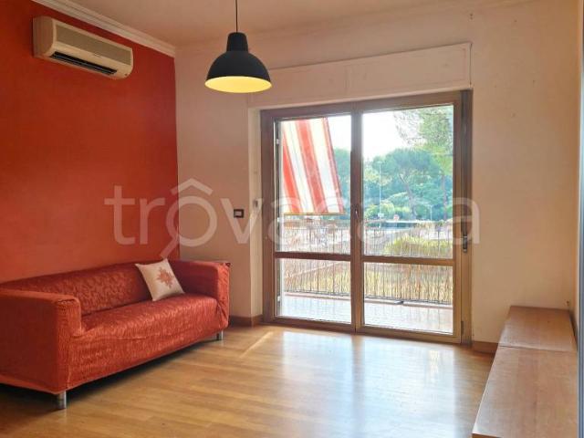 Trilocale in vendita a Roma via Casal Tidei, San Basilio