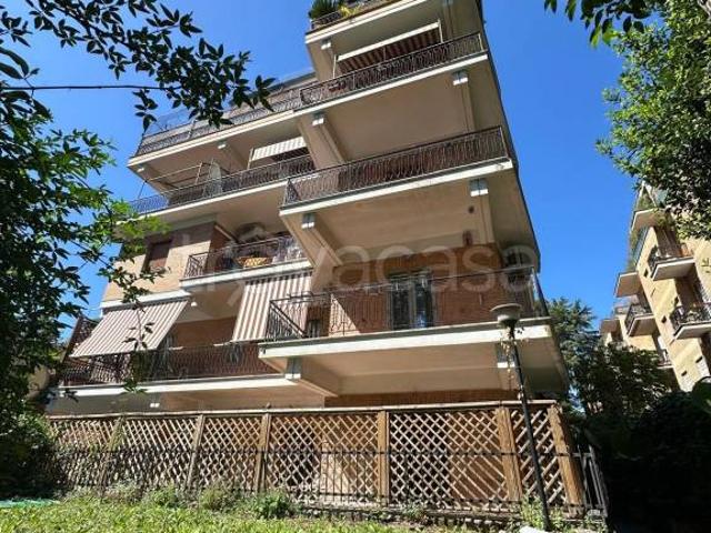 Trilocale in vendita a Roma via Cassia, 859, Tomba di Nerone