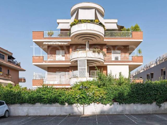 Trilocale in vendita a Roma via Cassia, La Storta