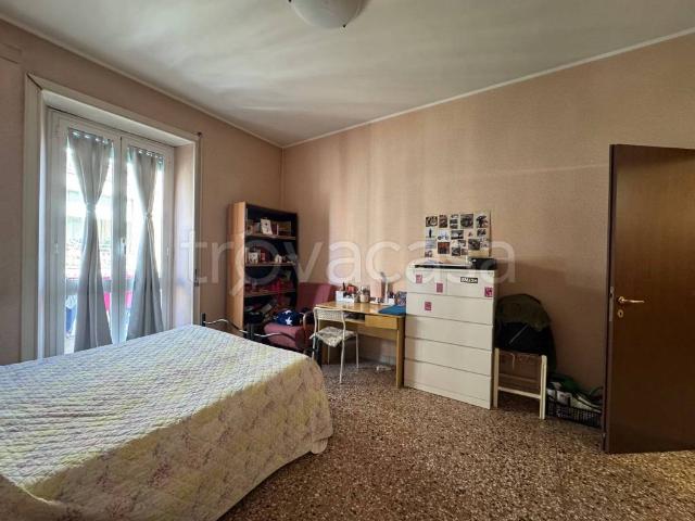 Trilocale in vendita a Roma via Chianti, 7, Bologna