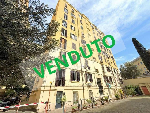 Trilocale in vendita a Roma via Dacia, Re di Roma