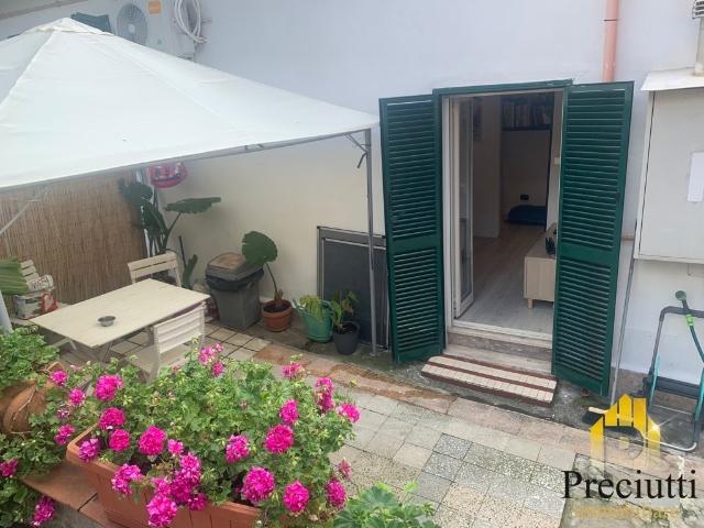 Trilocale in vendita a Roma via degli amodei, Bravetta
