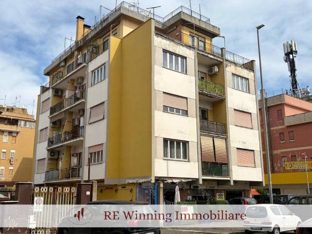 Trilocale in vendita a Roma via dei Gelsi, 157, Centocelle