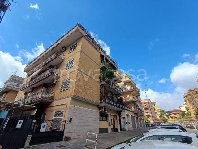Trilocale in vendita a Roma via dei Giunchi, 21, Centocelle