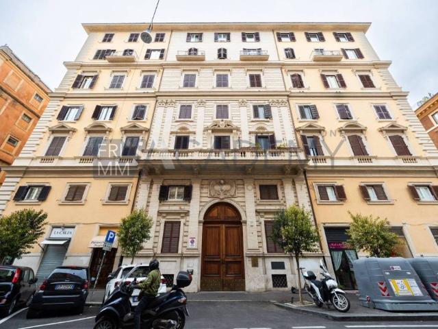 Trilocale in vendita a Roma via dei Gracchi, 56, Prati