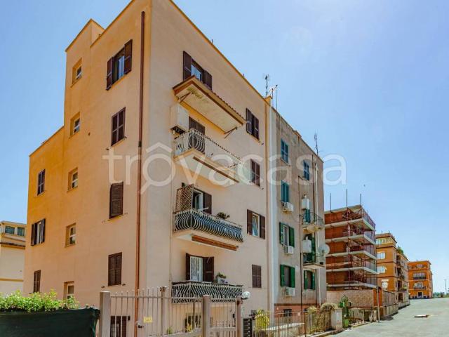 Trilocale in vendita a Roma via delle Gaggie, Centocelle