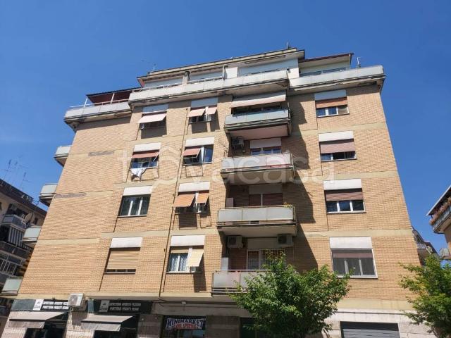 Trilocale in vendita a Roma via Dino Penazzato, Villa Gordiani