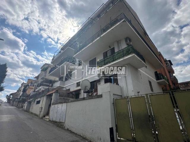 Trilocale in vendita a Roma via Fosso del Poggio 131, Grottarossa Saxa Rubra
