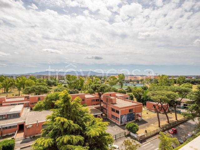 Trilocale in vendita a Roma via Francesco Buonamici, Cinecittà