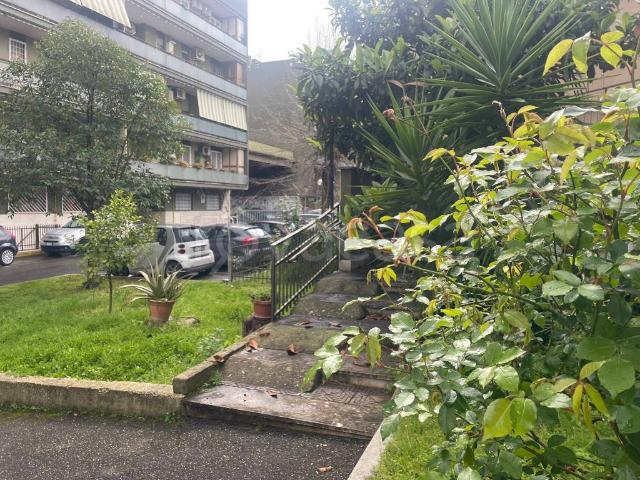 Trilocale in vendita a Roma via Giorgio Ghisi, 9, Borghesiana