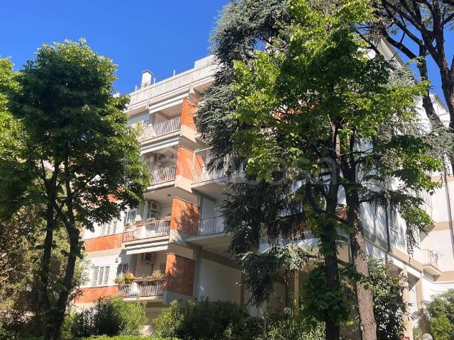 Trilocale in vendita a Roma via Giorgio Pallavicino, Portuense