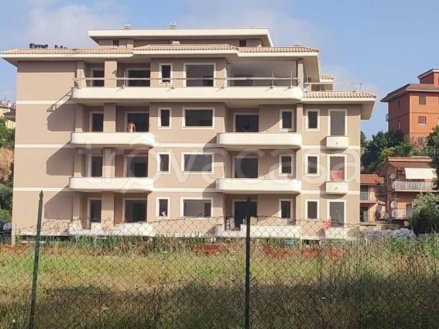 Trilocale in vendita a Roma via Gorlago, 121, Ottavia