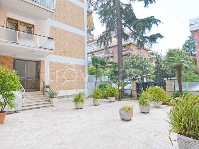 Trilocale in vendita a Roma via Luigi Ronzoni, 82, Colli Portuensi Casaletto