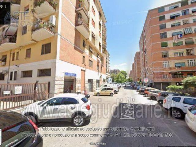 Trilocale in vendita a Roma via Pescaglia, 9, Magliana