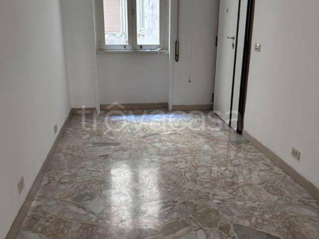 Trilocale in vendita a Roma via Portuense, 110, Trastevere