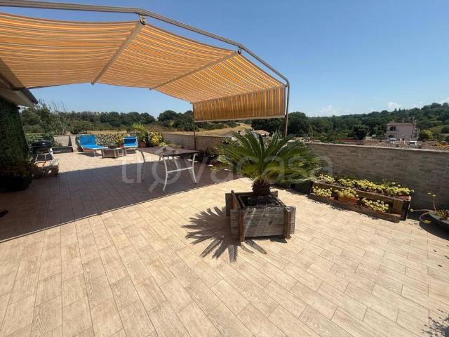 Trilocale in vendita a Roma via Riviera d'Adda, Casalotti