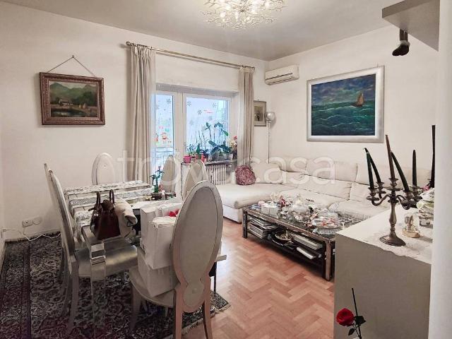 Trilocale in vendita a Roma via San Godenzo, Cassia San Godenzo