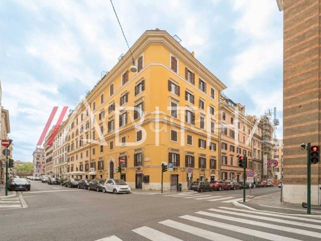 Trilocale in vendita a Roma via Sicilia, Vittorio Veneto
