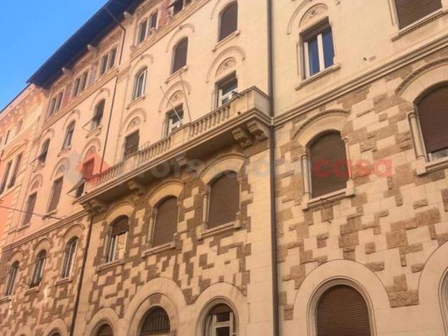 Trilocale in vendita a Roma via Toscana, Salario Porta Pia