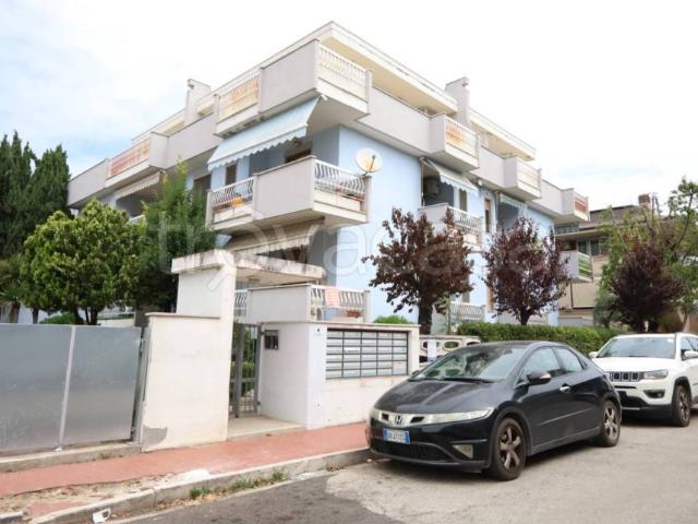 Trilocale in vendita a Roseto degli Abruzzi via Sallustio, 4