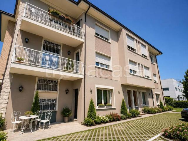 Trilocale in vendita a Rovato via 25 Aprile