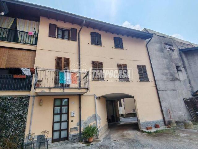 Trilocale in vendita a Rovellasca via Felice Cavallotti 10