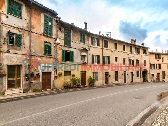 Trilocale in vendita a Subiaco via Papa Braschi