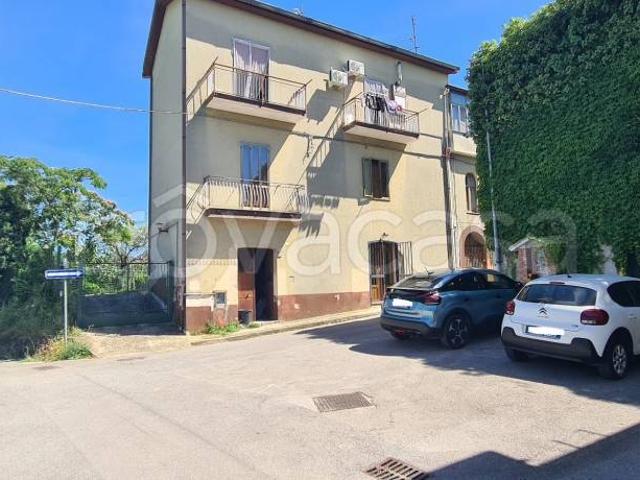 Trilocale in vendita a Salerno, Casa Manzo Giovi