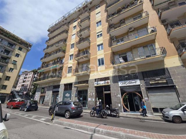 Trilocale in vendita a Salerno piazza Pasquale Naddeo, 4, Carmine