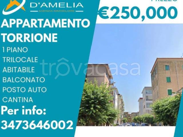 Trilocale in vendita a Salerno, Torrione