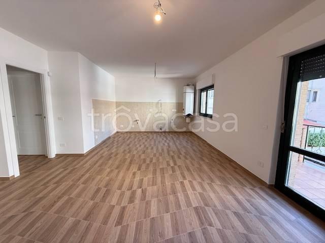 Trilocale in vendita a San Benedetto del Tronto via Spinozzi Neutro