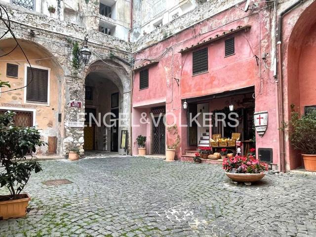 Trilocale in vendita a San Felice Circeo piazza Giuseppe Mazzini