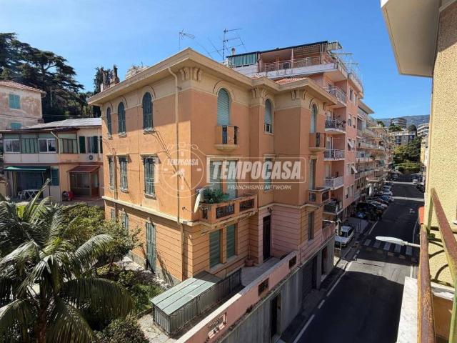 Trilocale in vendita a Sanremo, Corso degli Inglesi