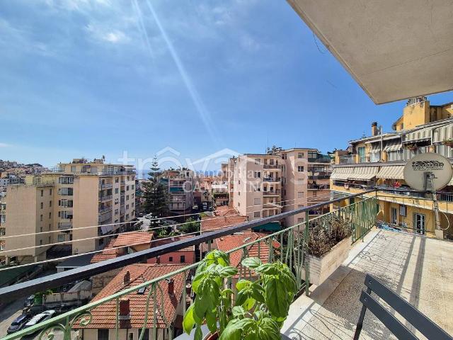 Trilocale in vendita a Sanremo via Galileo Galilei, 24, Corso degli Inglesi