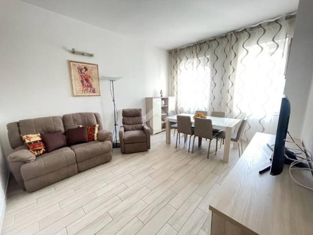 Trilocale in vendita a Saronno via Giacomo Leopardi