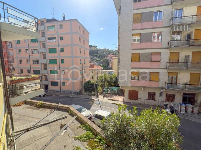 Trilocale in vendita a Savona via Francesco Mignone