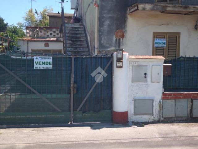 Trilocale in vendita a Scauri, Minturno