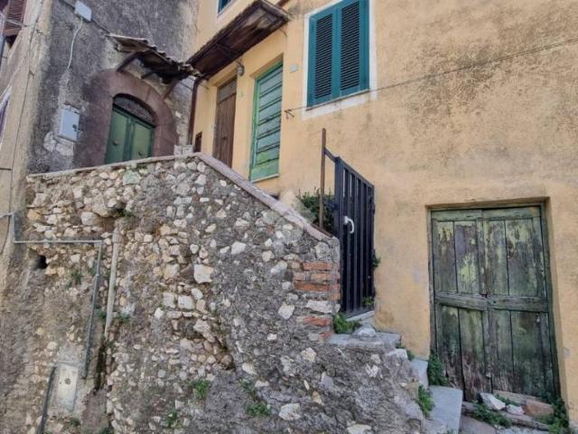 Trilocale in vendita a Segni via Manzoni, 31