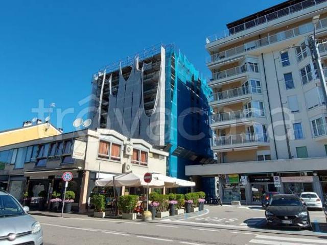 Trilocale in vendita a Sesto Calende piazza Giuseppe Mazzini