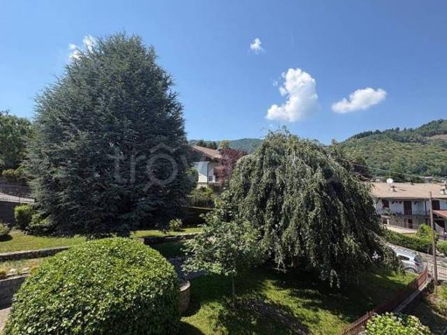 Trilocale in vendita a Sormano via Castello, 11